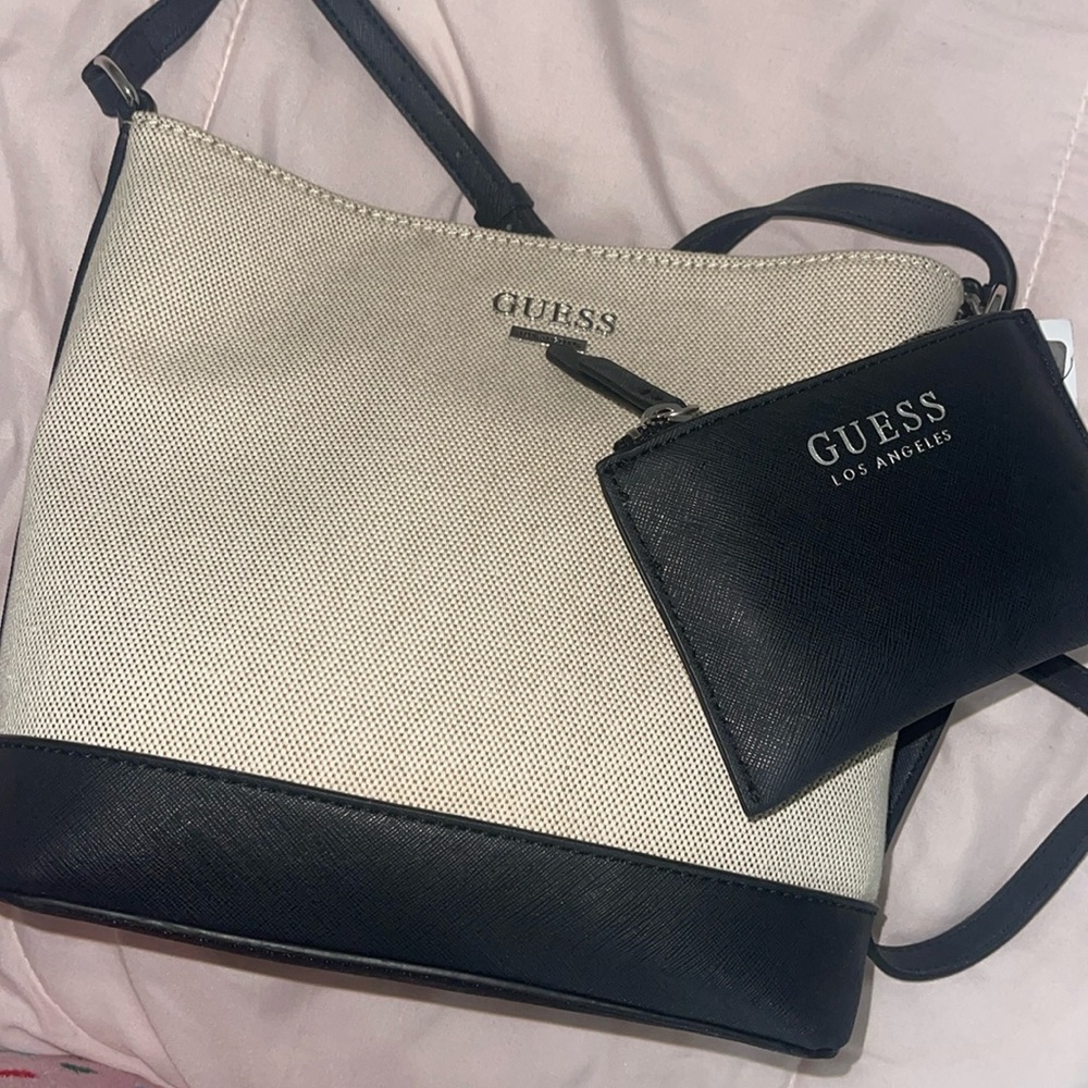 Guess Bucket Bag